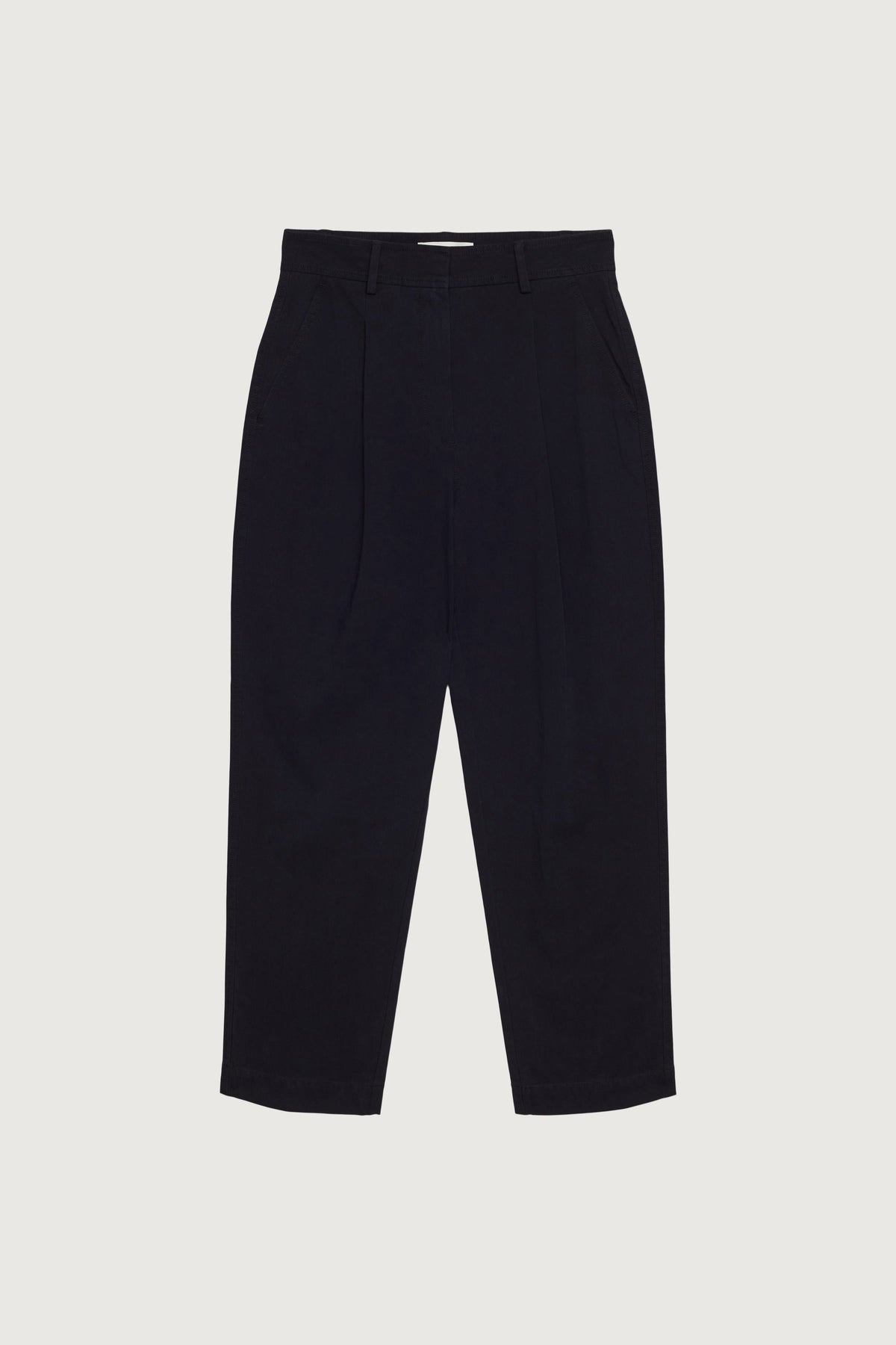 HIGH-RISE TAPERED PANT