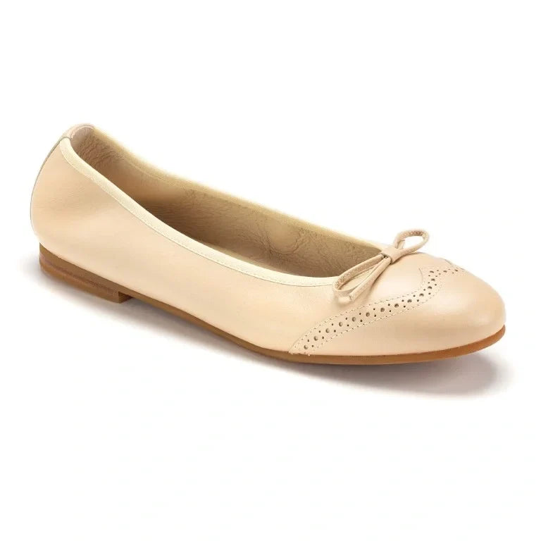 1540 - Cream Leather Girls Bow Shoe
