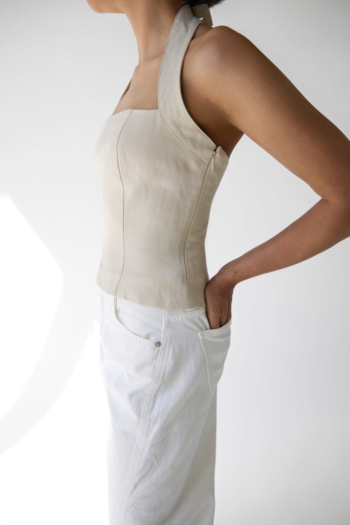 LINEN BLEND HALTER SQUARE NECK TOP