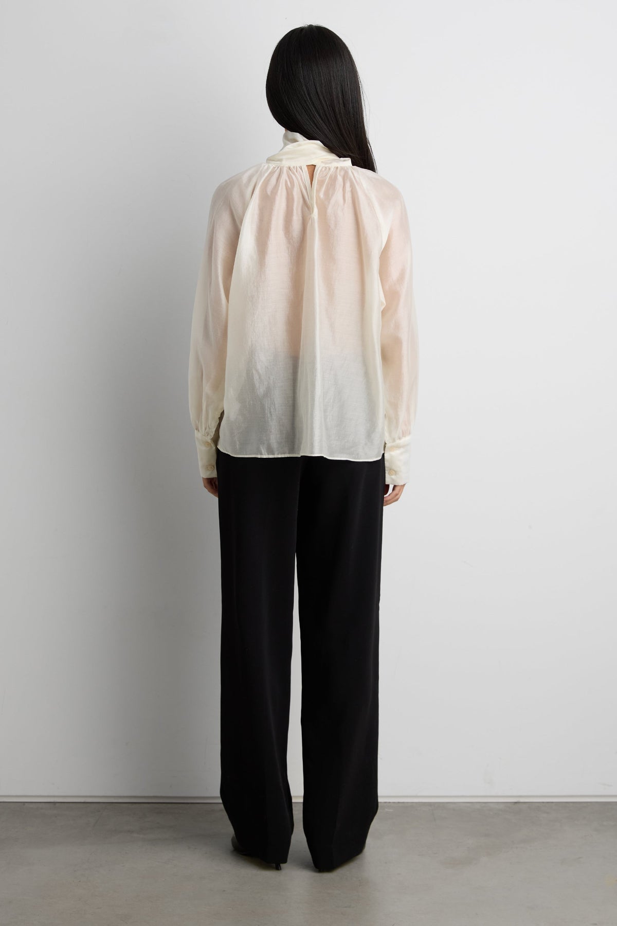 BLOUSE WITH TIE NECK DETAIL