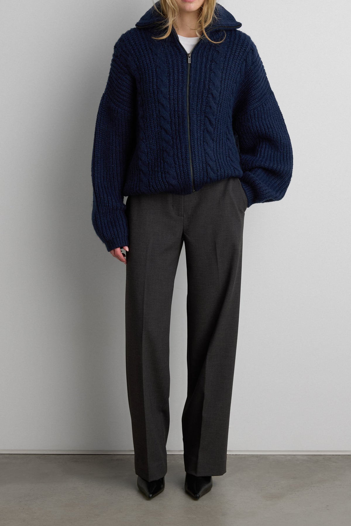 CABLE KNIT COLLARED CARDIGAN