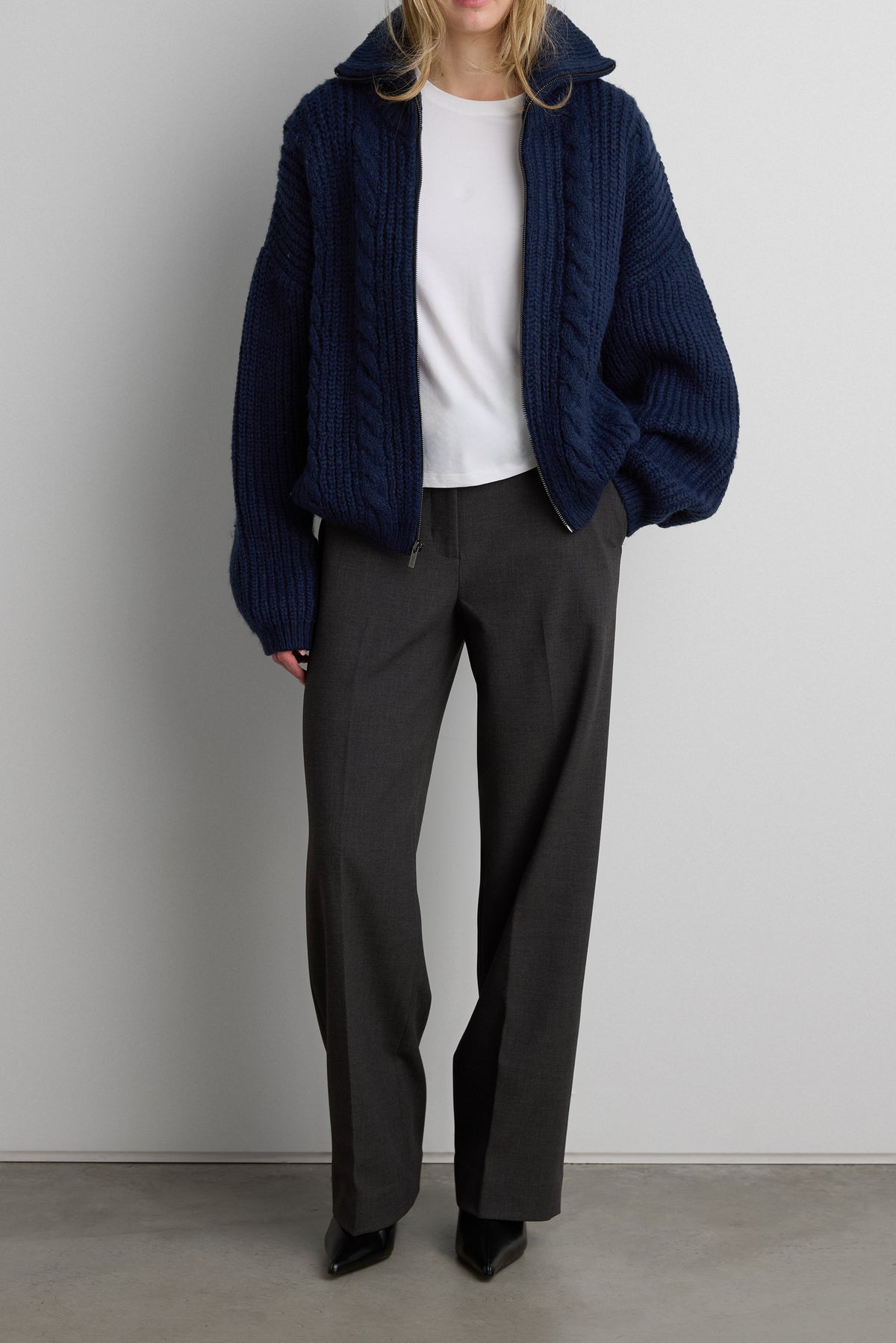 CABLE KNIT COLLARED CARDIGAN