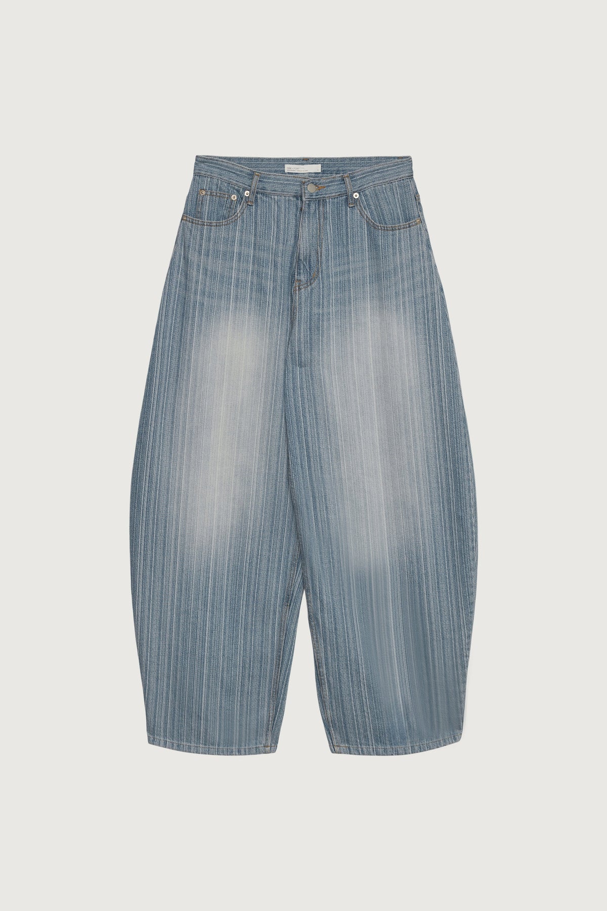 TEXTURED MEDIUM WASH BARREL JEAN