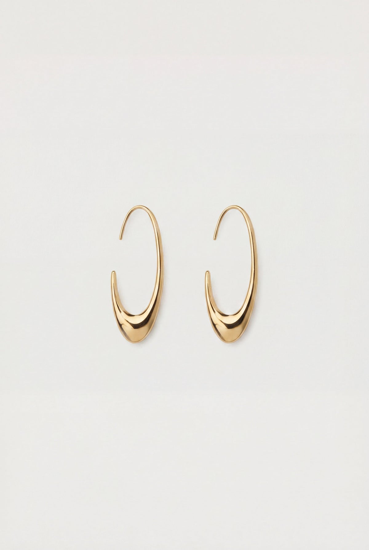 OVAL HOOP EARRING