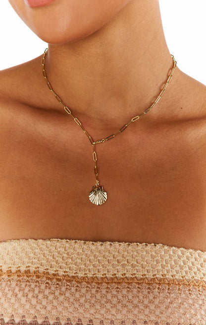 Faithy Jewels Sophie Shell Necklace ~ Gold