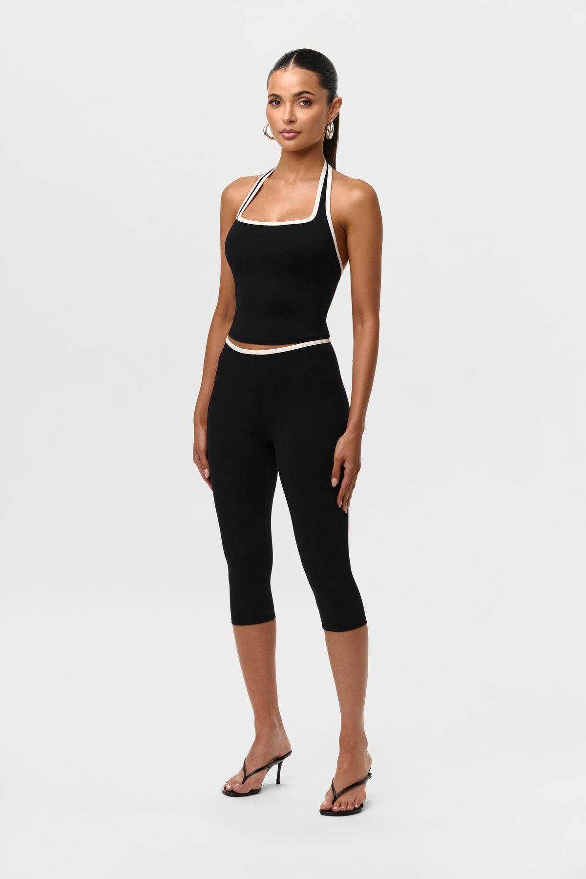 Naked Sculpt Capri Leggings