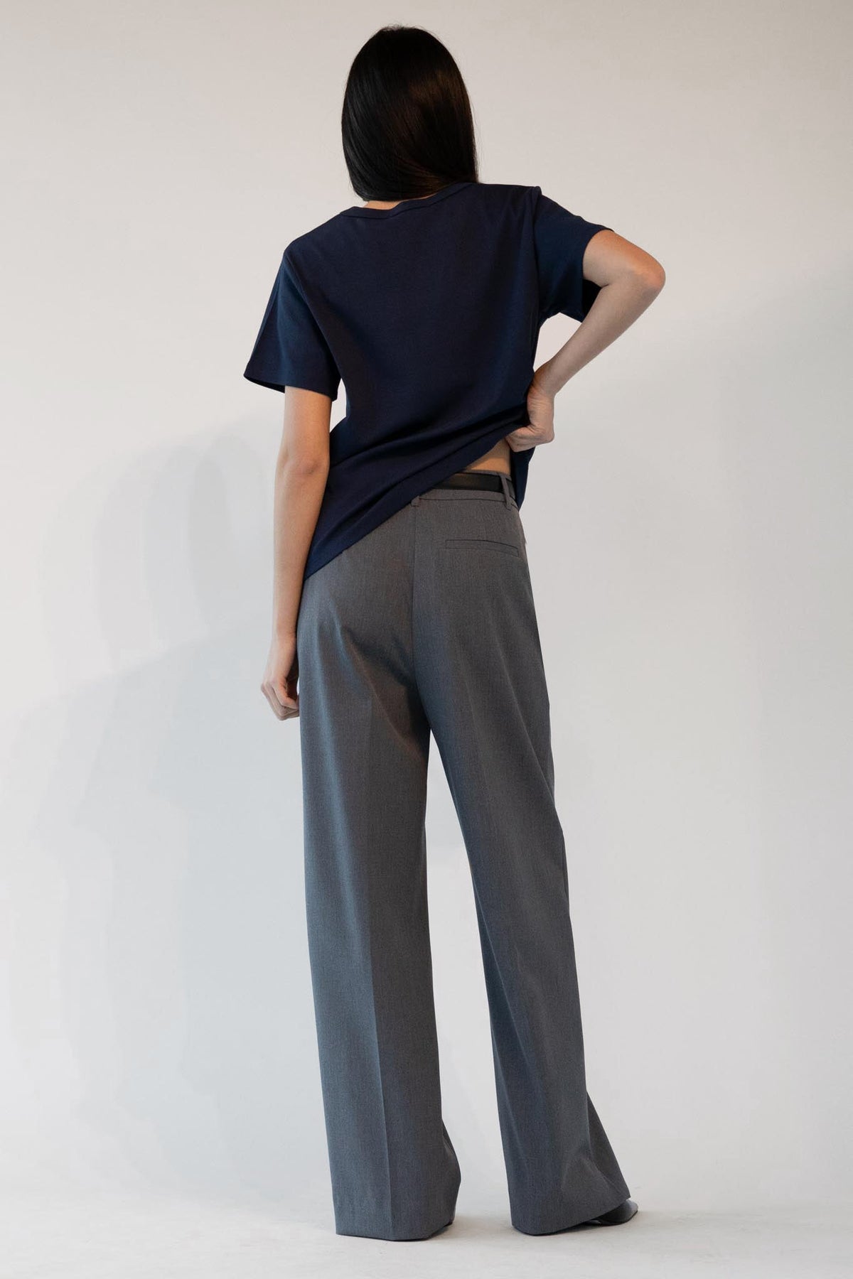 HIGH-RISE STRAIGHT LEG TROUSER