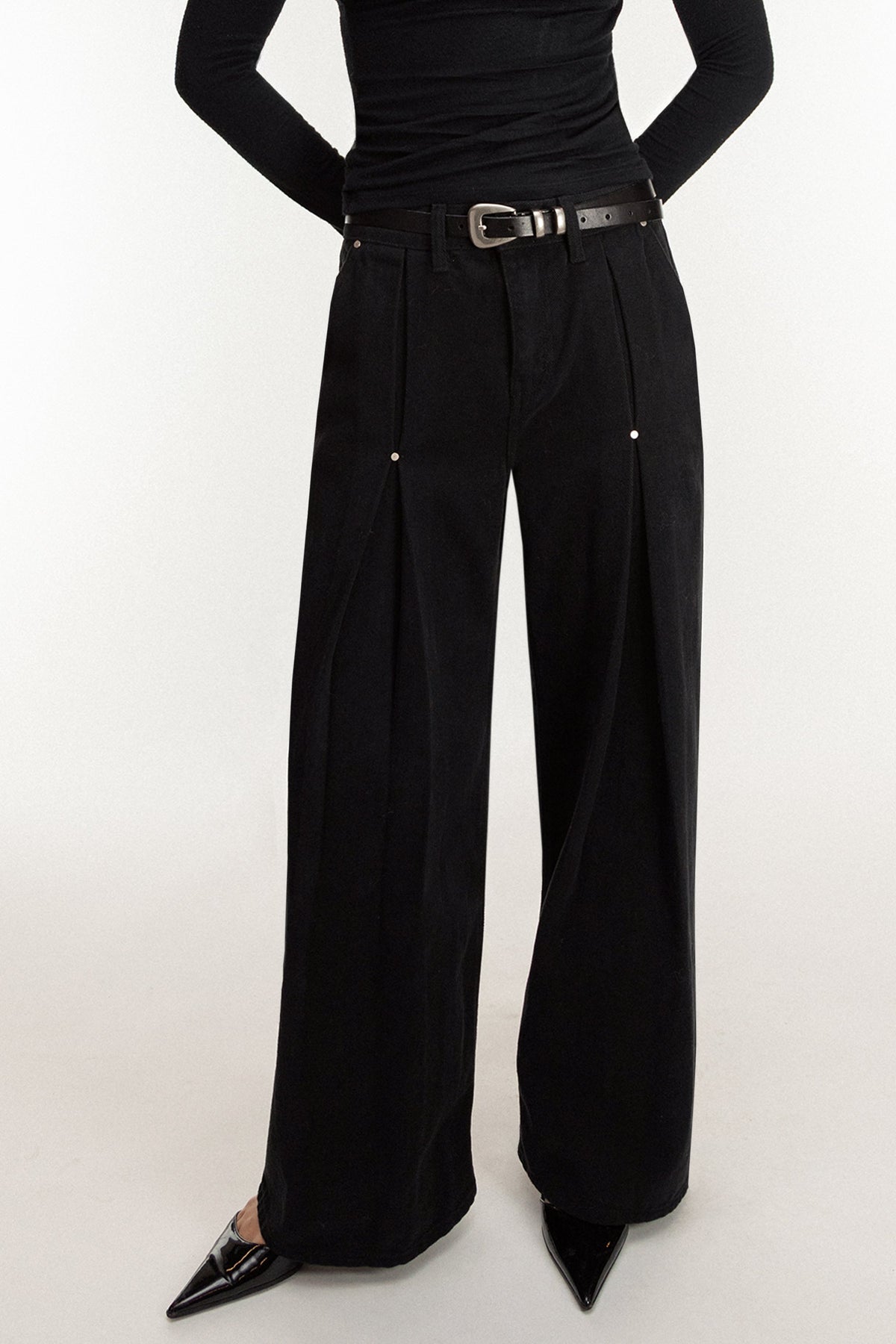 PLEATED PANTS WITH STUD DETAILS