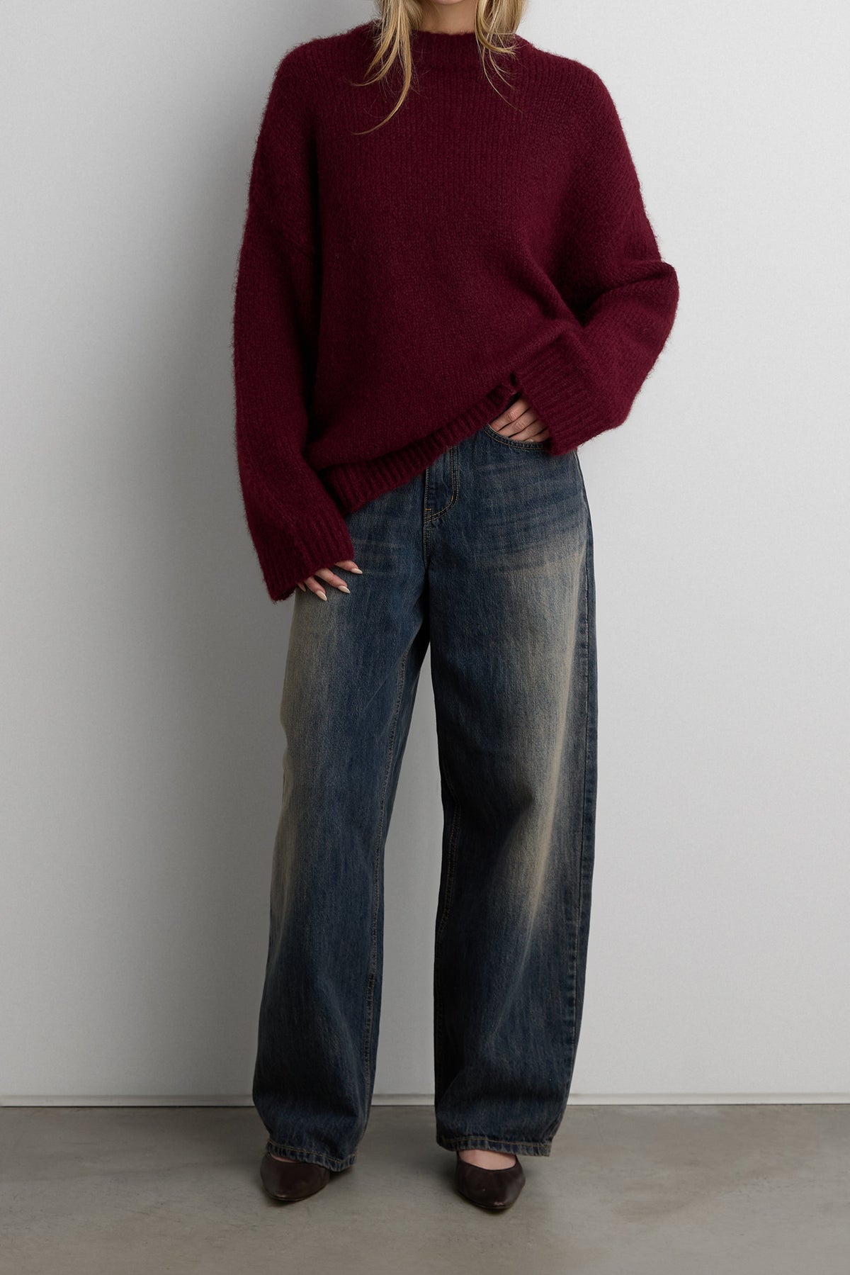 OVERSIZED CREWNECK SWEATER