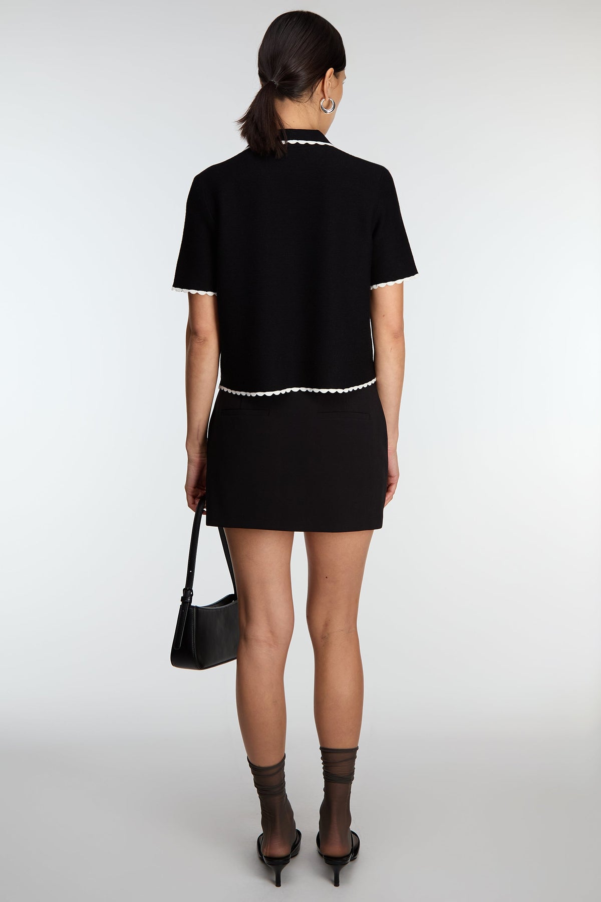 CROPPED COLLARED V-NECK SHORT SLEEVE SWEATER