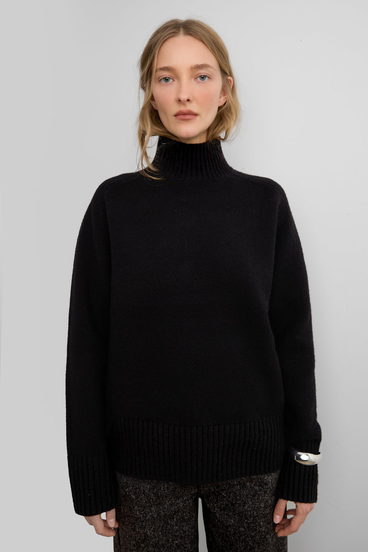 SOFT BRUSHED TURTLENECK SWEATER