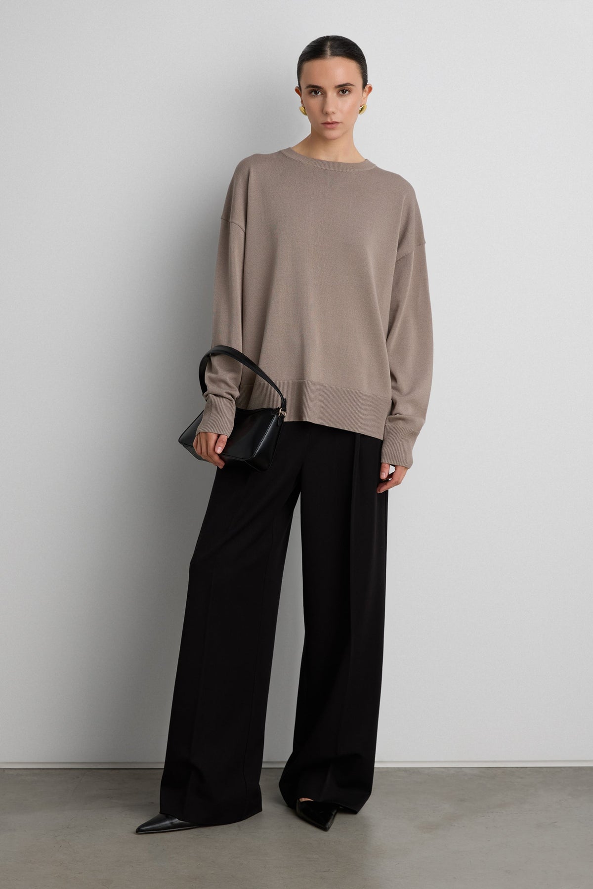 LIGHTWEIGHT CREWNECK SWEATER