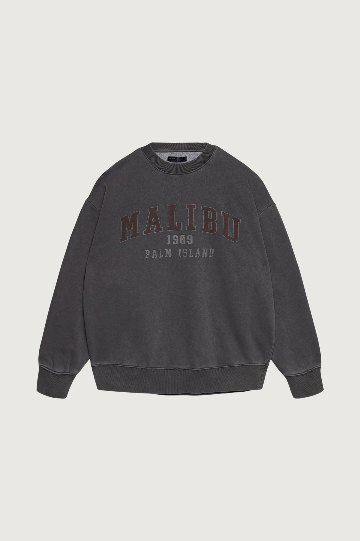 FLEECE STUDIO GRAPHIC SWEATSHIRT