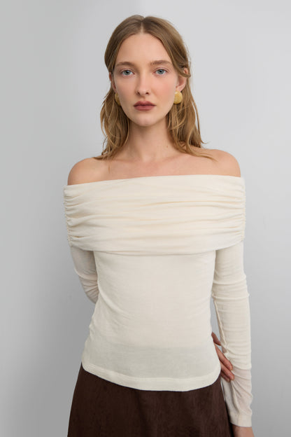 OFF THE SHOULDER LONG SLEEVE TOP