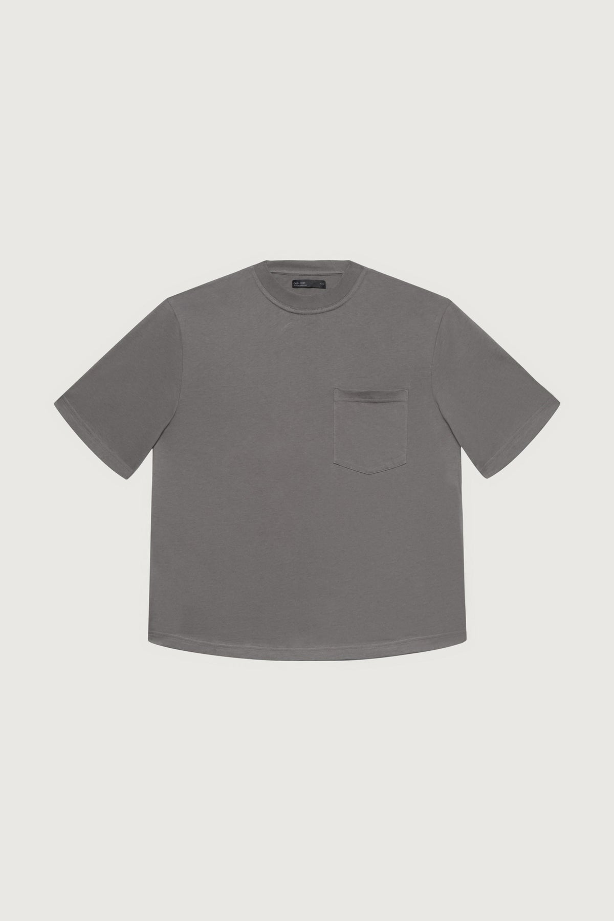 RELAXED BOXY BASIC TEE WITH POCKET