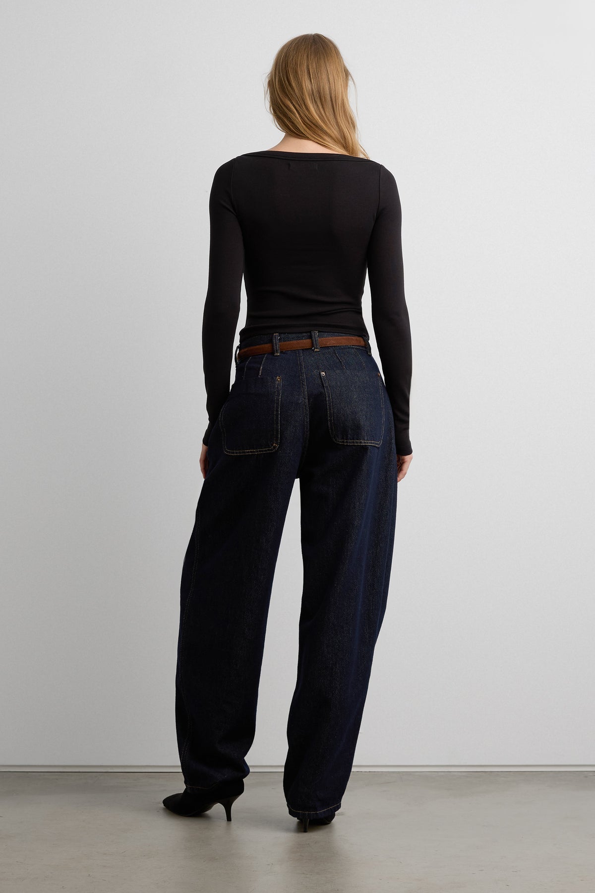BOAT NECK LONG SLEEVE TOP