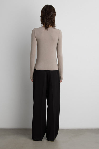 SOFT CLASSIC LONG SLEEVE TOP