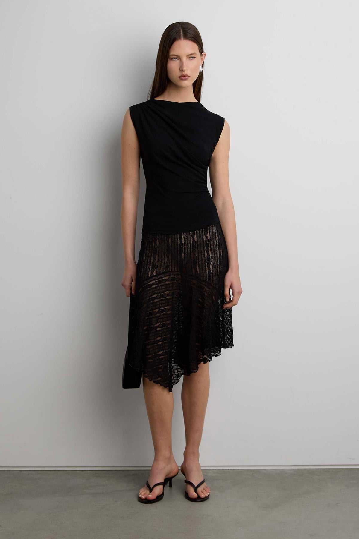 SIDE GATHER SLEEVELESS TOP