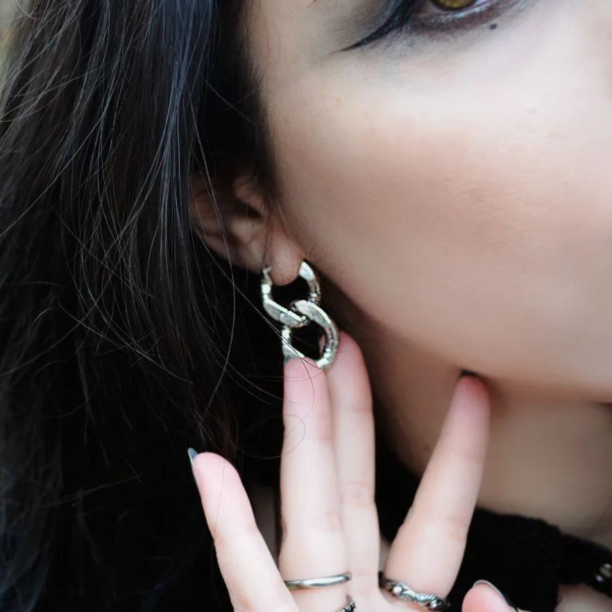 ETERNAL LINK EARRINGS