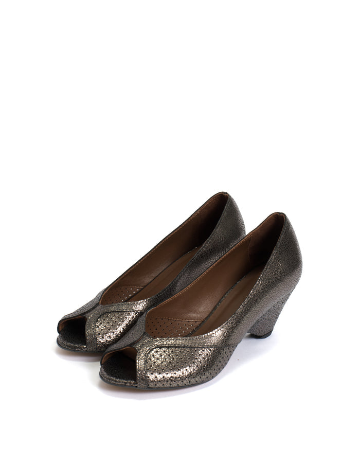 Tiffany triangle Crackled metallic goat Platinum - Anonymous Copenhagen